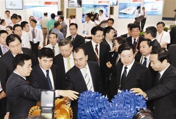 八大产业方向85个项目!2026世界智能产业博览会重点项目签约仪式在津举行(图1)